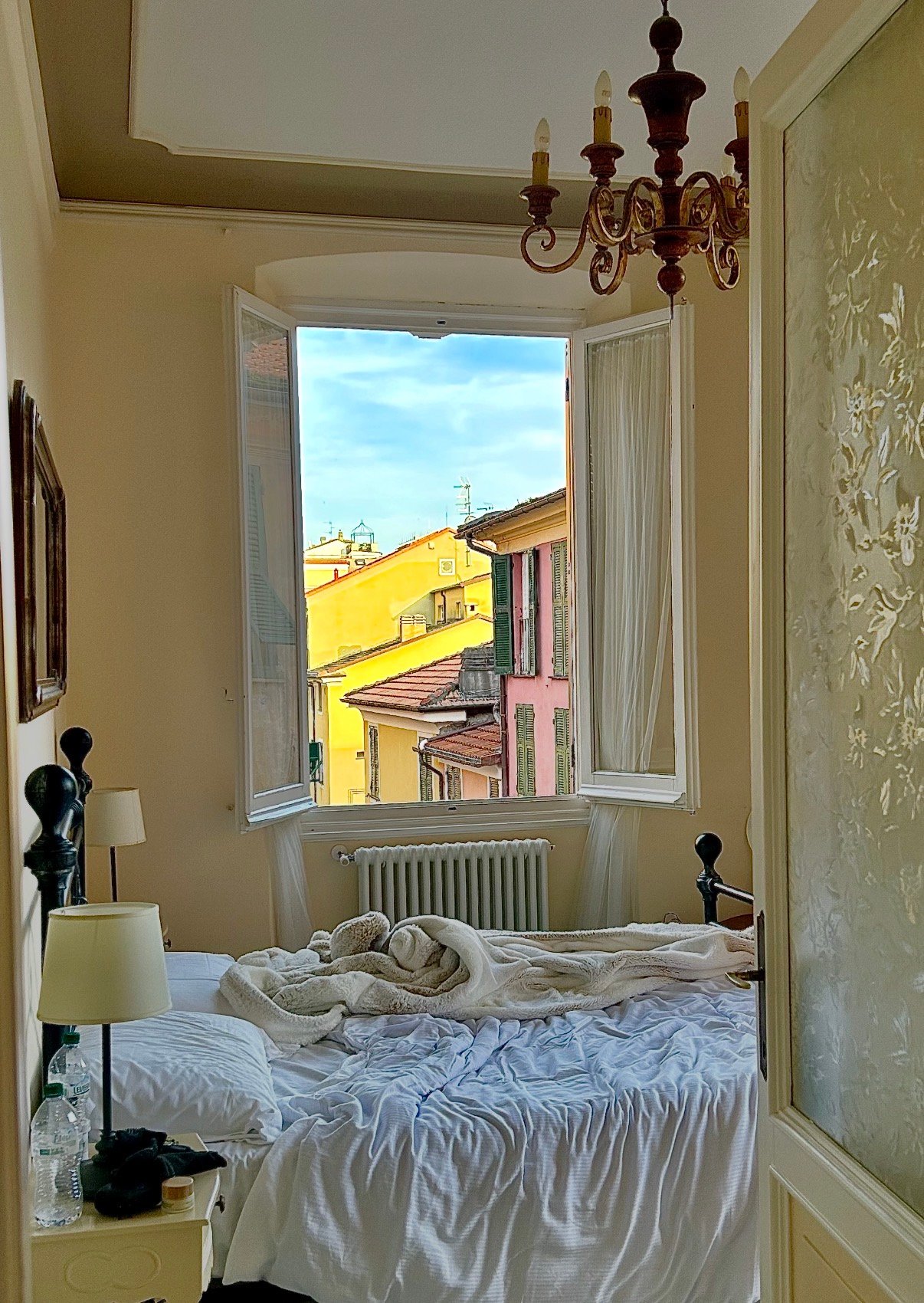Lived-in shots travel